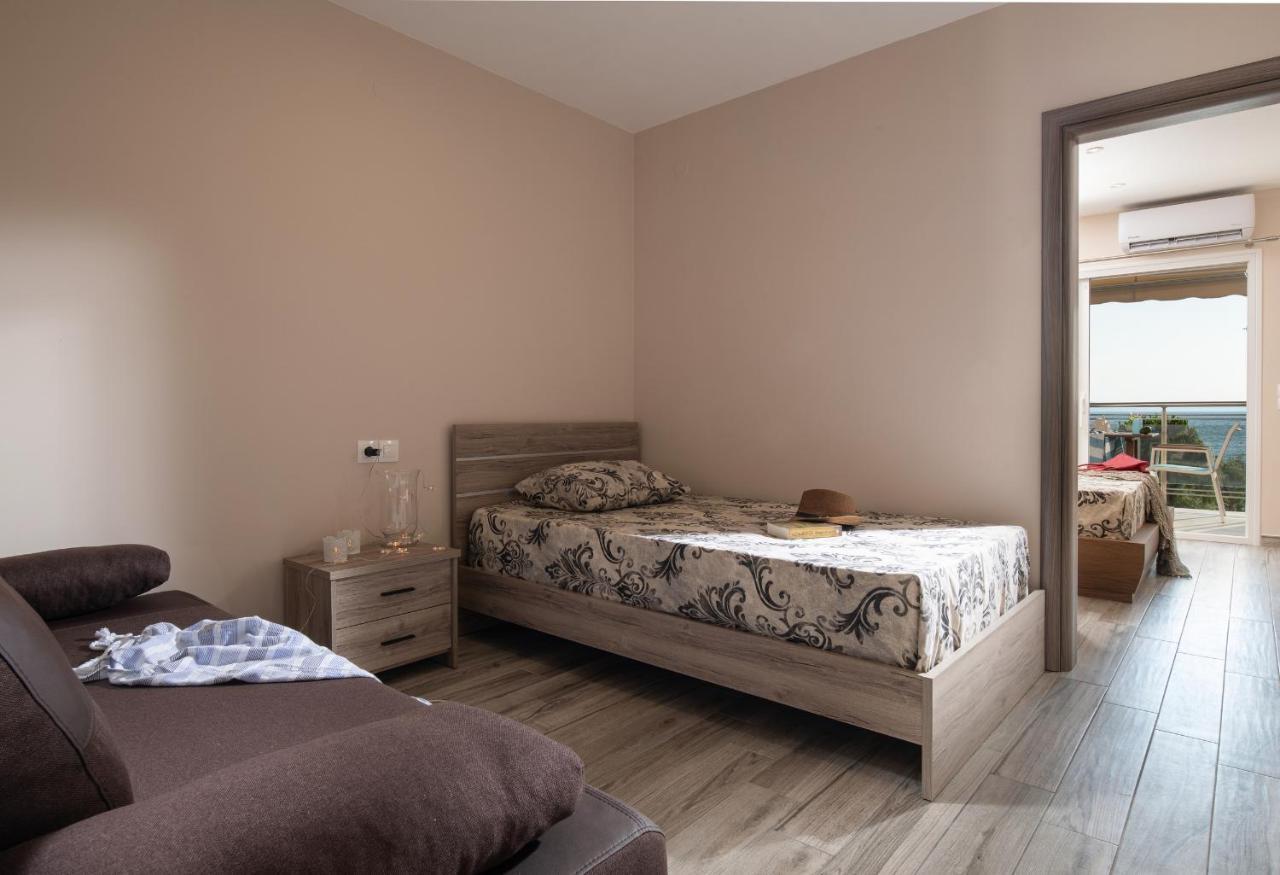 Sunset Studios - Suites With Seaview & Back Side Apartements トロニ エクステリア 写真
