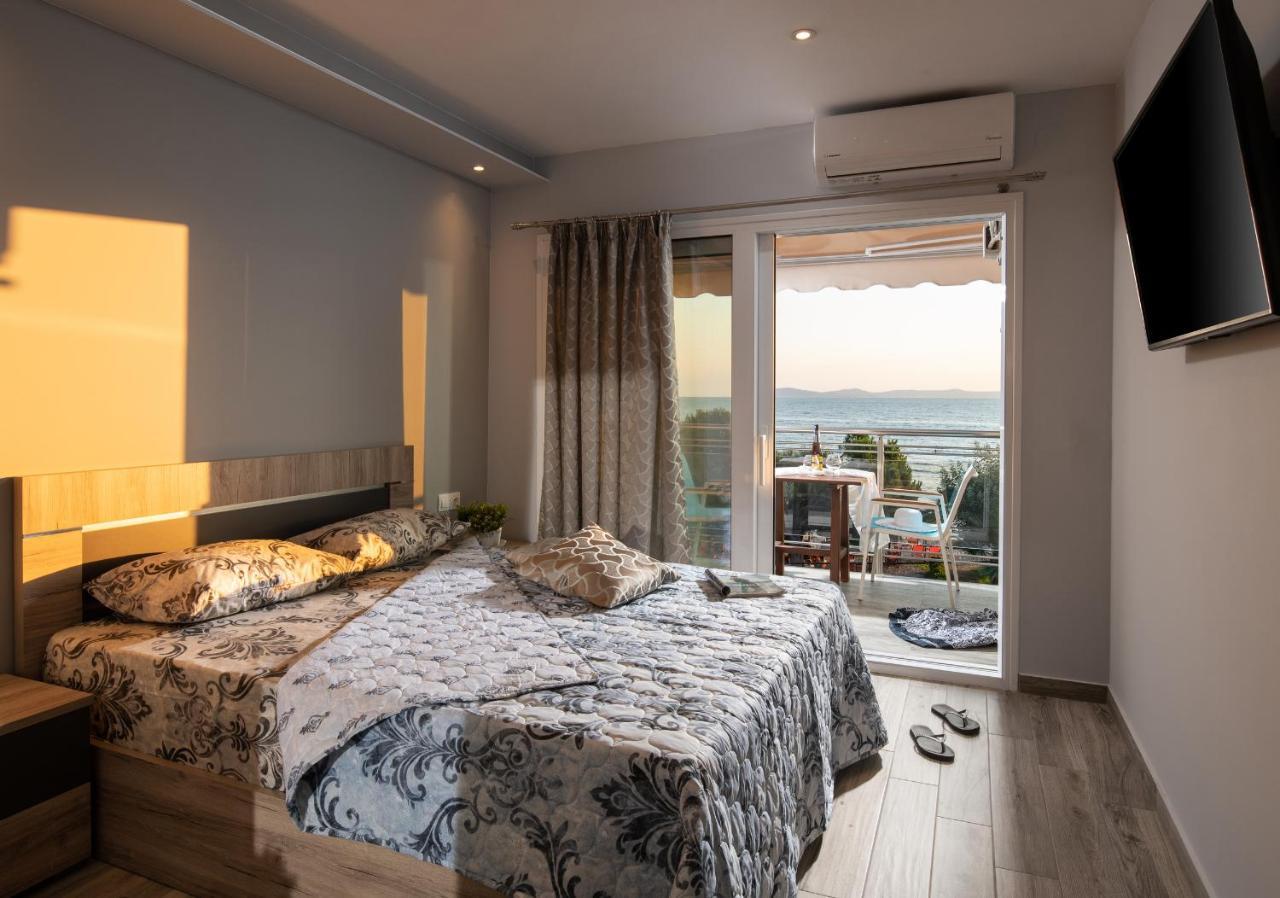 Sunset Studios - Suites With Seaview & Back Side Apartements トロニ エクステリア 写真