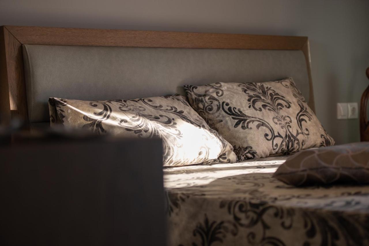 Sunset Studios - Suites With Seaview & Back Side Apartements トロニ エクステリア 写真