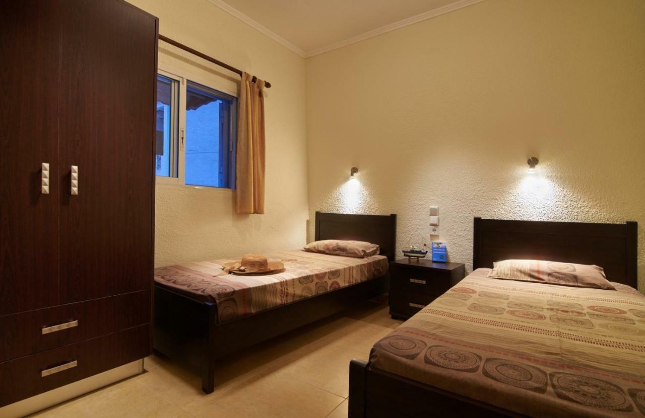 Sunset Studios - Suites With Seaview & Back Side Apartements トロニ エクステリア 写真